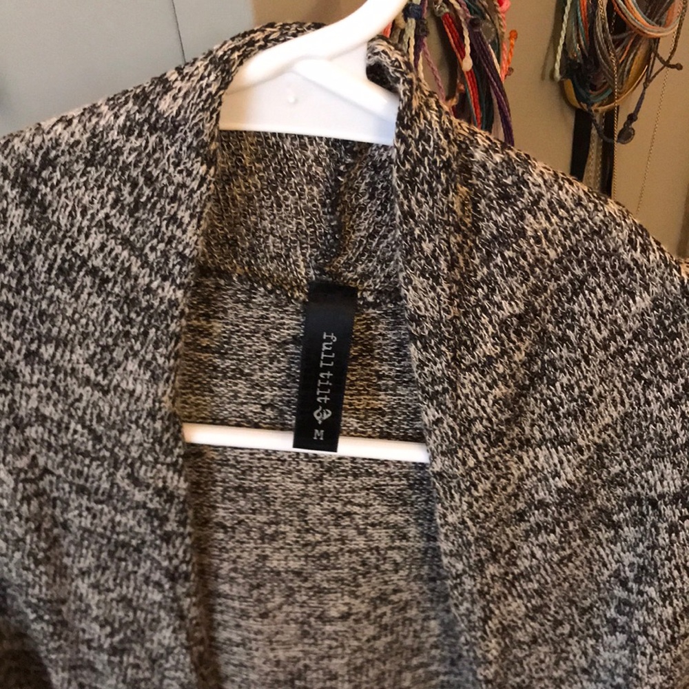 sweater - Picture 2 of 3